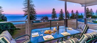 Casa della vista - Beach Front Location