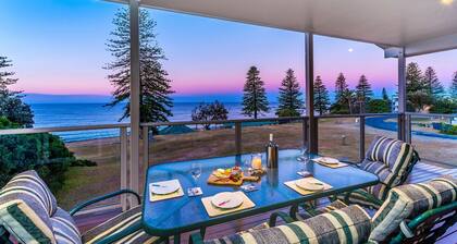 Casa della vista - Beach Front Location