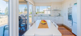 Casa della vista - Beach Front Location