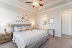 4 habitaciones, tabla de planchar con plancha, cuna de viaje y wifi