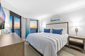 3 bedrooms, iron/ironing board, WiFi, bed sheets - Amazing Beachfront Penthouse Suite (Myrtle Beach)