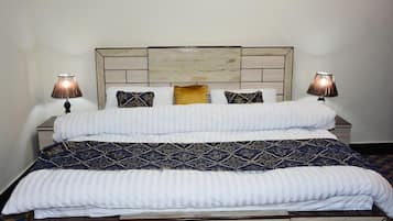 Deluxe Double Room | Soundproofing, iron/ironing board, free WiFi
