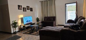 Family House, 2 Bedrooms, Courtyard View | Living area - Eagle Weavers Nest (Livingstone)