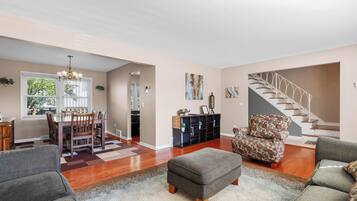 Smart TV, fireplace, offices