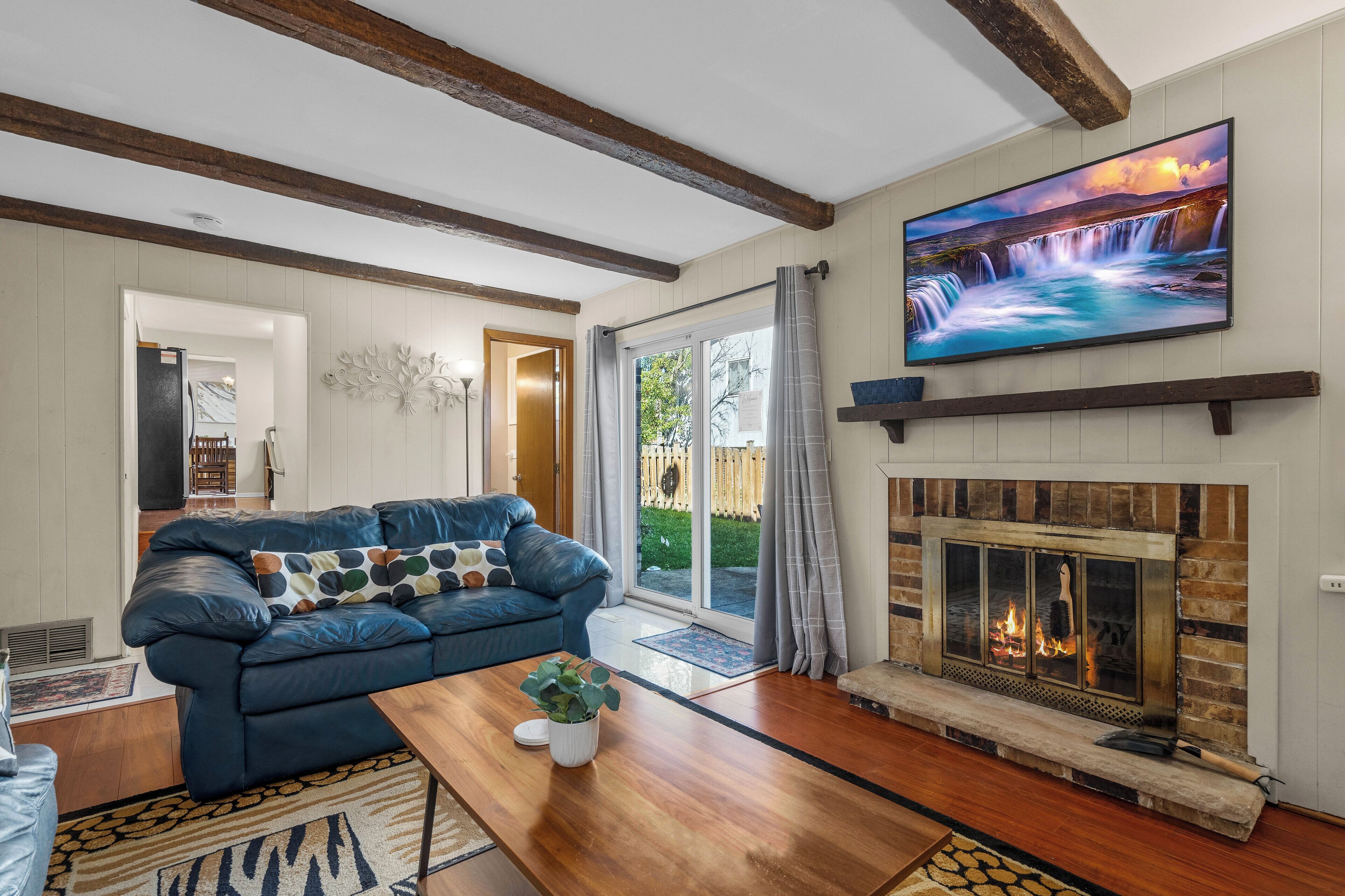 Smart TV, fireplace, offices