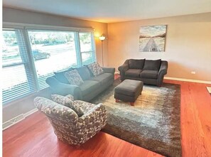 Smart TV, fireplace, offices