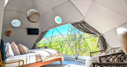 Romantic mountain getaway in Luxury Geodome! HOTTUB!
Natures_Dome@SmokyMountain