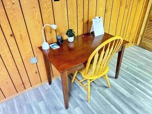 Interior - PROMO 10% WEEKLY AND 15% MONTHLY!
Spacious & Quaint Home Game Room LOTS of Beds! (wheaton)