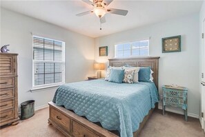 3 chambres, fer et planche à repasser, lit parapluie, Wi-Fi gratuit