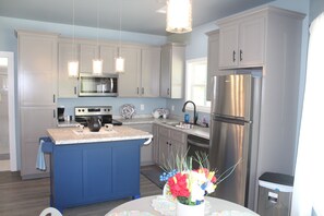 Private kitchen - Revelation House (Eastman)