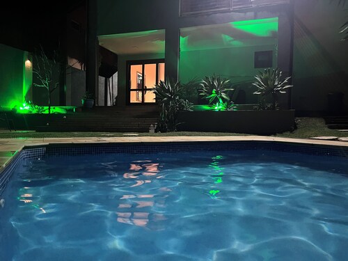 Casa Condomínio Fechado c/3 Suítes. Relaxe c/a Família Acomodação Tranquila