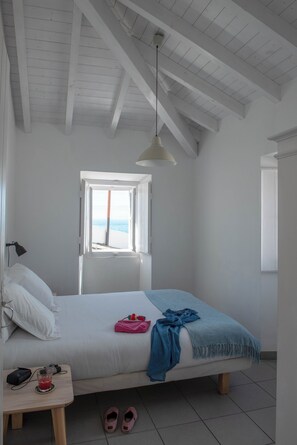 2 bedrooms, WiFi, bed sheets - Casa Paradisíaca, na Praia de Odeceixe (Odeceixe)
