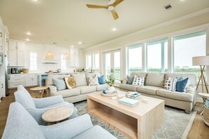 Smart TV, fireplace