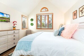 2 bedrooms, desk, iron/ironing board, travel cot