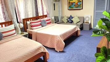 3 bedrooms, iron/ironing board, bed sheets, wheelchair access