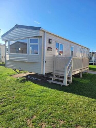 Budget 3-bed Caravan in Tunstall, Hull