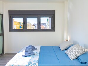 1 habitación, tabla de planchar con plancha, wifi gratis y ropa de cama 