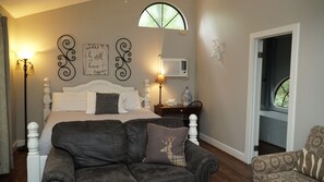 1 chambre, bureau, fer et planche à repasser, accès au Wi-Fi (inclus)