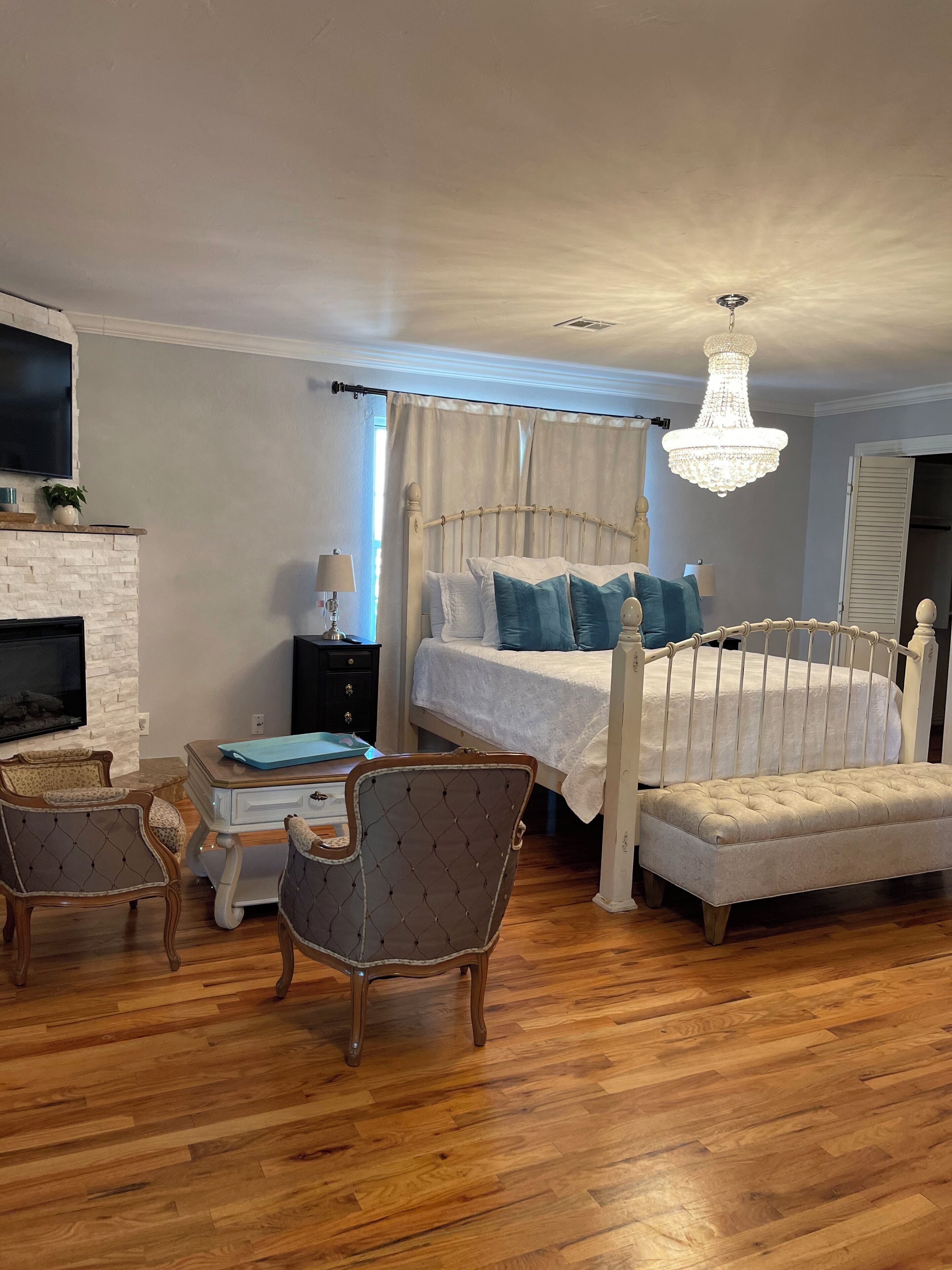 5 bedrooms, free WiFi, bed sheets