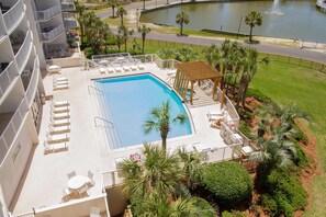 屋内プール、温水プール