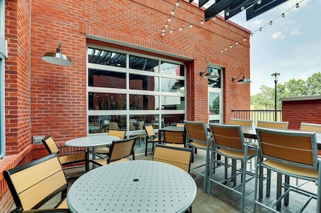 Bar (on property). Drury Plaza Hotel Savannah Pooler