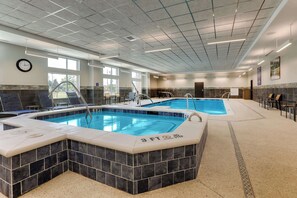 Indoor pool - Drury Plaza Hotel Savannah Pooler (Pooler)