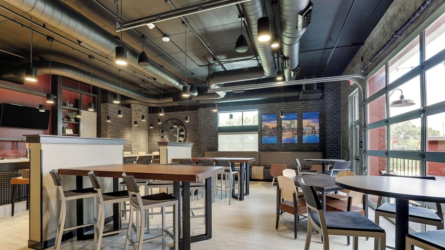 Drury Plaza Hotel Savannah Pooler