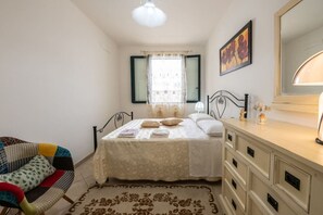 2 chambres, fer et planche à repasser, accès Internet