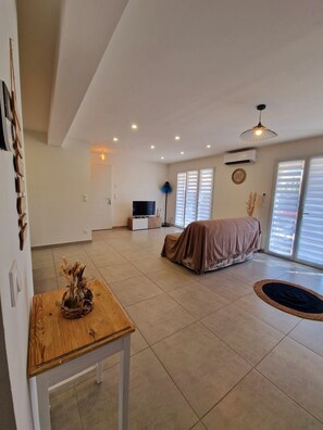 Interior - Location D'une Villa au Coeur des Alpilles, Dans le Joli Village de Maussane (Maussane-les-Alpilles)