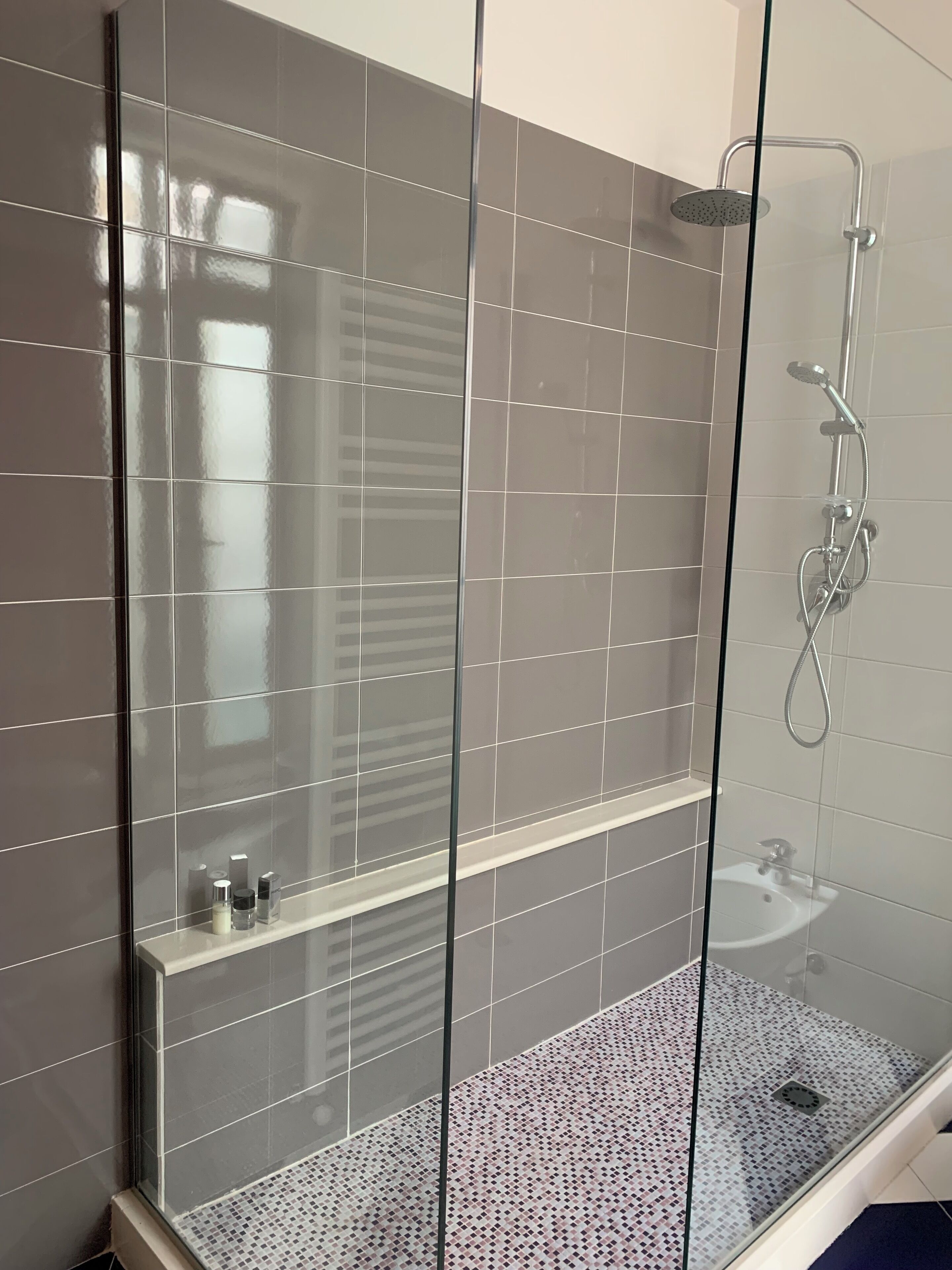 Doccia, asciugacapelli, bidet, asciugamani