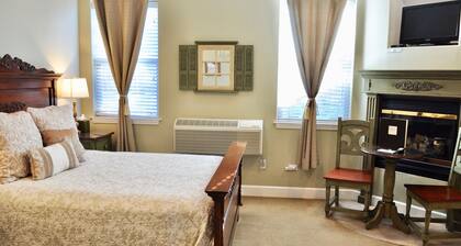 Queen downstairs room