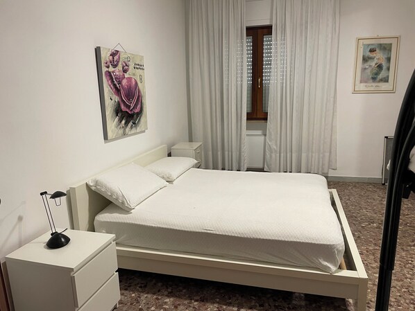 3 bedrooms, iron/ironing board, WiFi