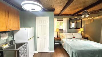 WiFi, bed sheets