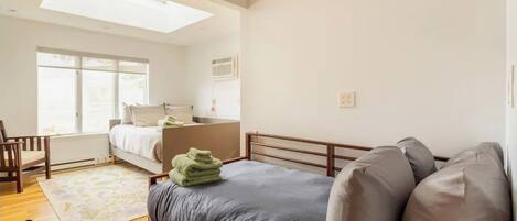 5 Schlafzimmer, Bügeleisen/Bügelbrett, kostenloses WLAN, Bettwäsche