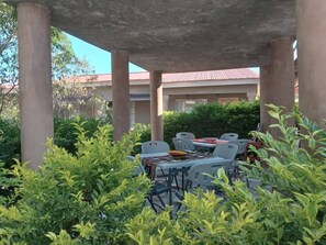 Standard Room, Garden View | Living area | 32-cm flat-screen TV with digital channels - Rosewood Safari Cottages (Kasane)