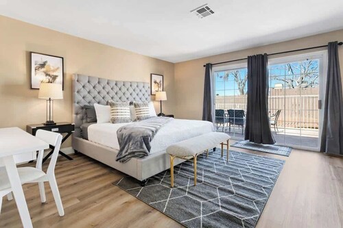 BRAND NEW Pickleball Paradise: Pool & Games, Fun!