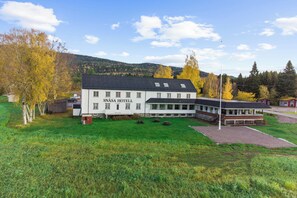Front of property - Snåsa Hotell AS  (Snasa)