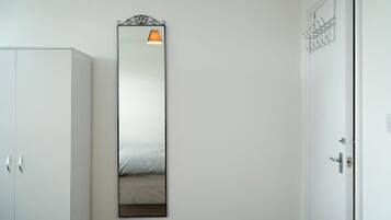 Apartment | 2 bedrooms, iron/ironing board, free WiFi, bed sheets