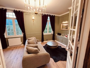 Luxury Suite, 1 King Bed with Sofa bed | Living area - Normandy Etretat (Etretat)