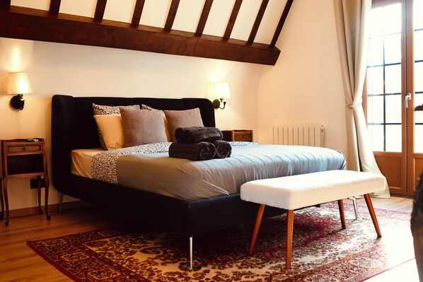 Deluxe Apartment, City View