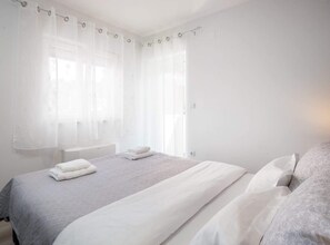 2 bedrooms, iron/ironing board, WiFi, bed sheets - Premium Two-Bedroom Apartment (Supetar)