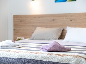 2 bedrooms, iron/ironing board, WiFi, bed sheets - Two Bedroom Apartment (Lopar)