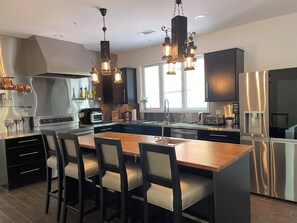 Kühlschrank, Ofen, Herdplatte, Geschirrspüler