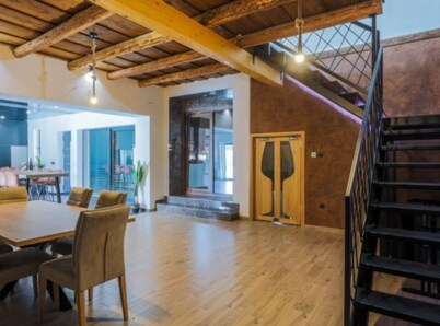 Five Bedroom Holiday Home