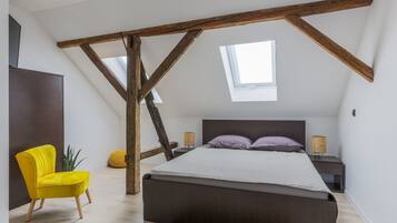 5 chambres, fer et planche à repasser, Wi-Fi, draps fournis