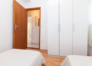 4 soverom, strykejern/-brett, wi-fi og sengetøy