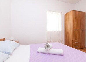 4 chambres, fer et planche à repasser, Wi-Fi, draps fournis