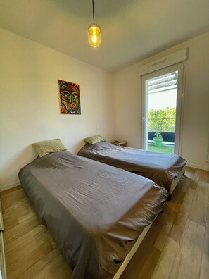 2 bedrooms, WiFi, bed sheets