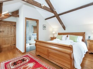 3 室のベッドルーム、WiFi (無料)、ベッドシーツ