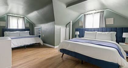 Escape to Fun: Hot Tub & Game Arcade Retreat